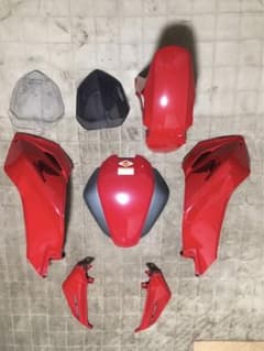 ホンダ　NC 700S 型式RC61 スクリーン2枚　フェンダー等外装セット ホンダ NC 700S 型式RC61 スクリーン2枚 フェンダー等外装セット