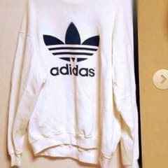 adidasのサムネイル