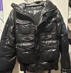 【新同美品】GUCCI グッチ ダウンジャケット ブラック クレストロゴワッペンのサムネイル