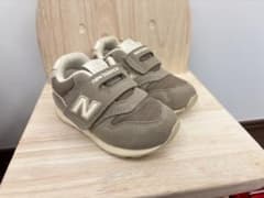 13.5cm New Balance ベージュ スニーカー　996のサムネイル