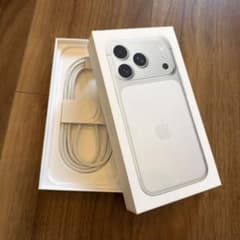 iPhone17pro 空箱＆充電ケーブル（純正）のサムネイル