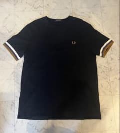 【美品】 フレッドペリー ボールドティップライン ワンポイントロゴ刺繍Tシャツのサムネイル