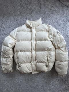 MONCLER ダウンジャケット ホワイト - メルカリ
