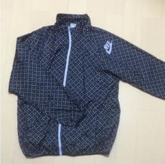 【ミユ…様専用】nike ナイロンパーカー 水玉模様のサムネイル