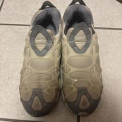 Nike スニーカー ベージュ/グレーのサムネイル
