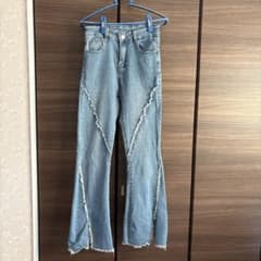 フレアデニムパンツ 切りっぱなし ライトブルー Mのサムネイル