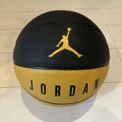JORDAN バスケットボール 7号球 ブラック ゴールドのサムネイル