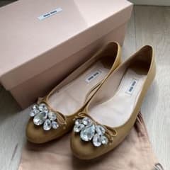 miu miu ベージュ ビジューフラットシューズ 38.5のサムネイル