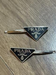 PRADA プラダ ヘアピン 2個ノベルティ - メルカリ