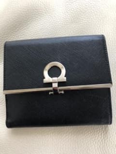 あやね様専用♡ フェラガモ Ferragamo コンパクト財布のサムネイル