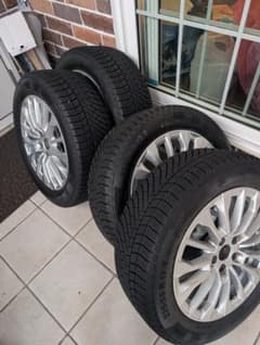 フィアット fiat 500x 純正 225/55 R17 スタッドレスセット フィアット fiat 500x 純正 225/55 R17 スタッドレスセット - メルカリ