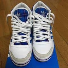 Adidas originals スニーカーのサムネイル