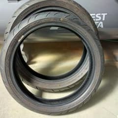 ジ*ン様 DUNLOP 110/70R17 リアタイヤもセット　走行2000キロのサムネイル