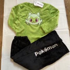 新品　ポケモンニャオハパジャマセットのサムネイル