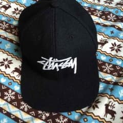 正規品！ STUSSY キャップ！のサムネイル