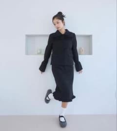 smyeon 膝丈 フリルブラックスカート ペンシルのサムネイル