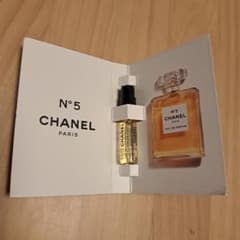 CHANEL N°5 オードゥ パルファム 1.5ml 新品未使用 サンプルのサムネイル