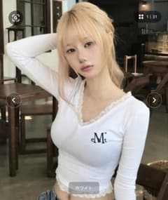 coco様 専用 MUCENT(ムセント)/Vネック クロップド 長袖Tシャツのサムネイル