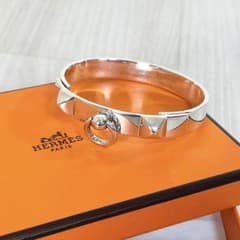 【美品】エルメス　シルバー ブレスレット　コリエドシアン　ピラミッド スタッズ 美品】エルメス シルバー ブレスレット コリエドシアン ピラミッド