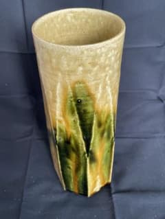 加藤春鼎 作 黄瀬戸 花入 共箱付き 新品未使用 陶器 花瓶 茶道具 加藤春鼎 作 黄瀬戸 花入 共箱付き 新品未使用 陶器 花瓶 茶道具