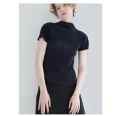 NOWNS Seine Pleats tops ブラック 半袖カットソー - メルカリ