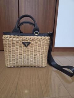 PRADA かごバッグ ショルダーバッグのサムネイル