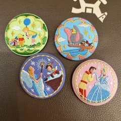 刺繍缶バッチ　プーさん　ダンボ　ピノキオ　シンデレラのサムネイル