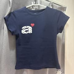 aeae Tシャツ ネイビー トップス カットソー 韓国 ロゴ ハートのサムネイル