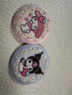サンリオ マイメロディ クロミ 刺繍 缶バッジ 2個セットのサムネイル
