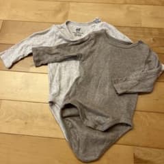 H&M オーガニックコットンロンパース 2枚セット2-4Mのサムネイル