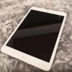 iPad mini 初代 Wi-Fiモデル 64GB ホワイト&シルバー 格安のサムネイル