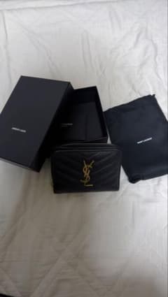 まめ様専用YSL Saint Laurent ブラック 二つ折り財布のサムネイル