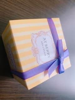 menina joue 薬用アットベリージェルのサムネイル