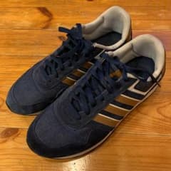 スニーカー adidasのサムネイル