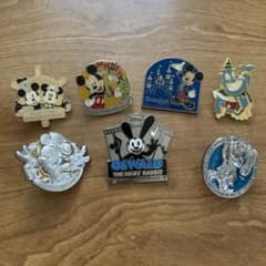 T*Y様 ディズニー ピンバッジ まとめ売りのサムネイル