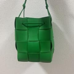 ボッテガヴェネタ　スモールカセットバケットバッグのサムネイル