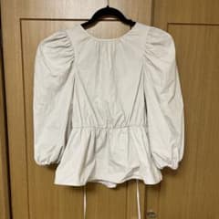 ZARA♡ザラ　トップス　ベージュ　サイズXSのサムネイル