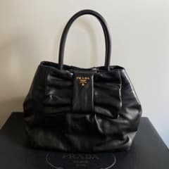 こぶたちゃん専用　PRADA プラダ ハンドバッグ　リボン　ソフトレザーのサムネイル