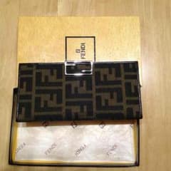 FENDI未使用お財布☆のサムネイル