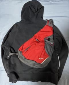 レッド nike ワンショルダーバッグ スリングバッグ y2k 00s 古着 赤 