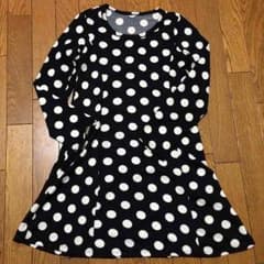 水玉 白黒ワンピースのサムネイル