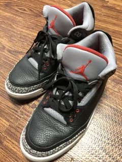 ナイキ エアジョーダン3 レトロ ブラック セメント 2018のサムネイル