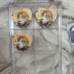 宇佐美リト Melty Valentineランダムハート型缶バッジ×3個 - メルカリ