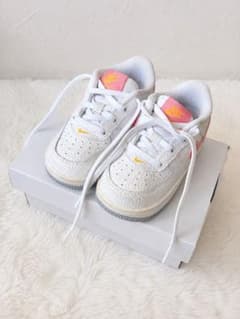 NIKE FORCE 1 キッズ スニーカー 13cm ホワイト ピンク 箱付きのサムネイル