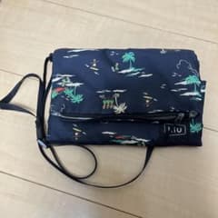 KIU●ウォーターリバレントストレージサコッシュ●お財布サコッシュのサムネイル