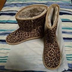 お値下げ 美品 ヒョウ柄 ムートンブーツのサムネイル