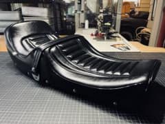 Z400FX初期型パターン黒艶ダブルアンコ抜きシートゲルザブ加工