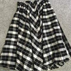 エルサさま専用 膝丈のチェックフレアースカートのサムネイル