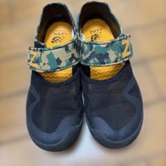 New Balance キッズ サンダル カモフラ柄 21cmのサムネイル