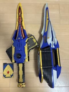 【動作確認済】仮面ライダーブレイド 武器2点＆ラウズカード大量まとめ売りのサムネイル